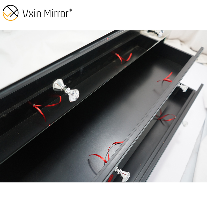 Glass Decor WXF-243 Armario moderno plateado con espejo y cajones múltiples