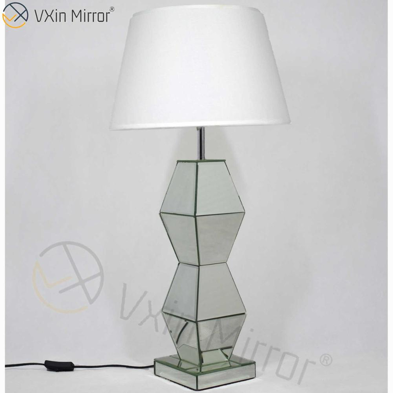 Nuevo diseño WXTL-005 Muebles de dormitorio modernos Lámpara de espejo de mesa plateada con lámpara de espejo de pantalla