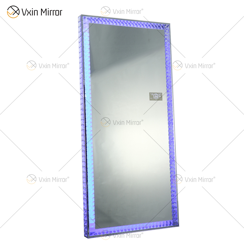 Mosaico LED inclinado Rectángulo Espejo de piso Cristal envolvente Espejo de cuerpo completo Espejo de tocador para dormitorio Sala de estar
