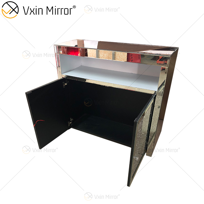 Decoración de vidrio LED WXF-2123 Gabinete de armario con espejo aplastado moderno plateado con cajones Muti