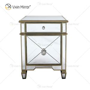 Fuente de fábrica WXF-873 Muebles de dormitorio dorados Mesita de noche de lujo con 2 cajones Mesita de noche con espejo