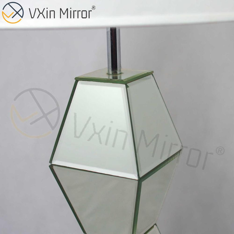 Nuevo diseño WXTL-005 Muebles de dormitorio modernos Lámpara de espejo de mesa plateada con lámpara de espejo de pantalla