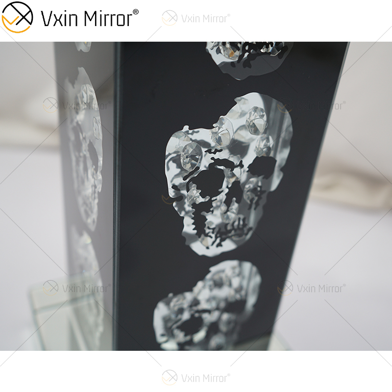 Vxin Supply Gothic Style WXTL-79 Lámpara de espejo de mesa de calavera negra plateada con pantalla para hotel