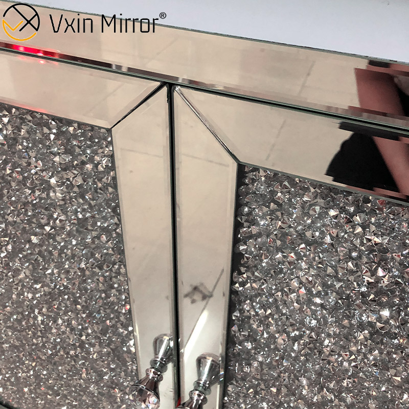 Decoración de vidrio LED WXF-2123 Gabinete de armario con espejo aplastado moderno plateado con cajones Muti